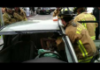 Пожарные срезали крышу на Hyundai Elantra, чтобы спасти водителя
